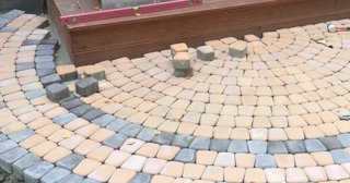 Укладка плитки на крыльцо в Новошахтинске по цене от 833 руб. за м² | ТротуарнаяПлитка