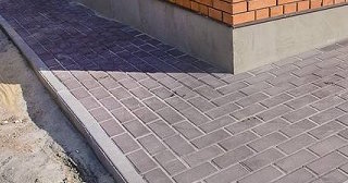 Укладка плитки на отмостку: Цена от 833 руб. в Новошахтинске от ТротуарнаяПлитка