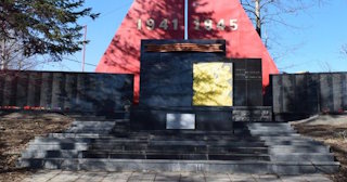 Профессиональное благоустройство памятников в Новошахтинске в октябре
